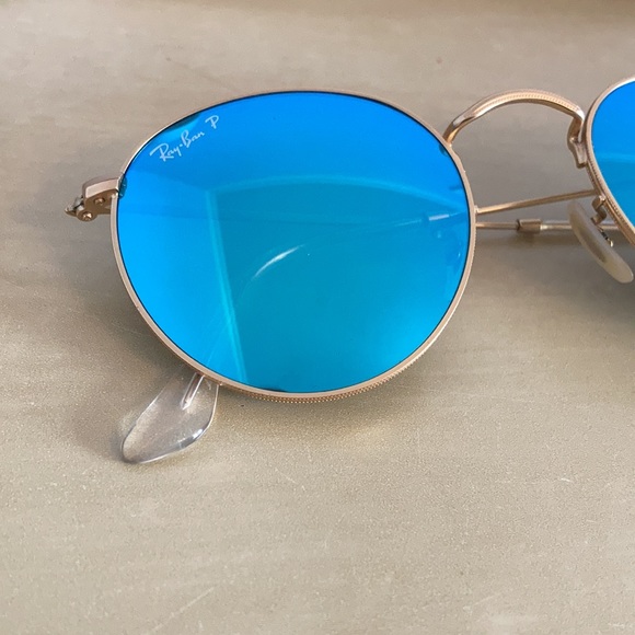 Ray Ban round metal polarized women’s sunglasses, gold frame, blue flash lenses - Picture 4 of 12